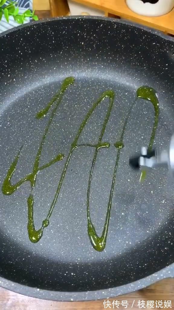 零技巧韭菜盒子，不用和面，省时省力超简单，厨房小白一学就会