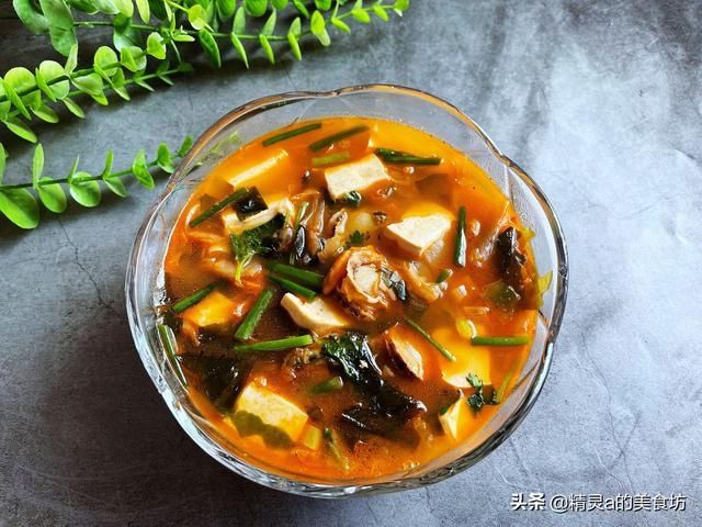 天冷,这一碗汤别错过!4样食材8分钟端上桌,汤鲜美味好喝极了