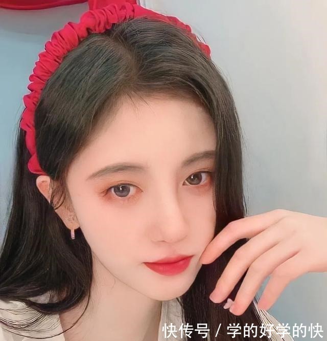 赵露思 时尚圈真是个轮回!盘点今年流行的“土味发饰”,没想到还真好看!