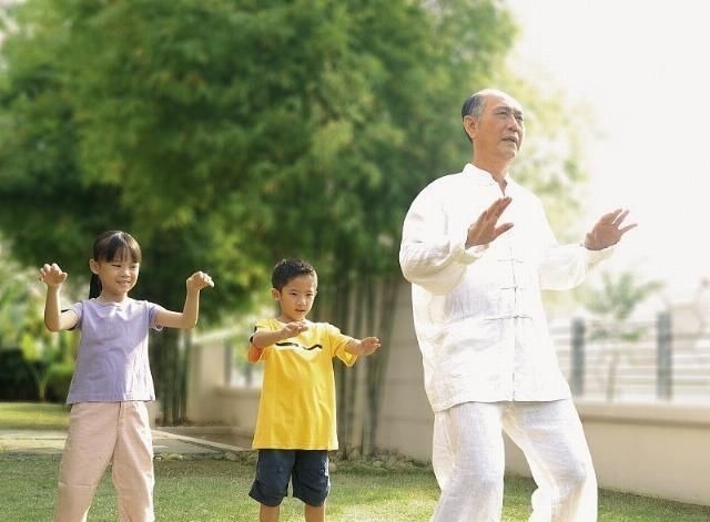 万物生长|人活到多少岁才算长寿70还是80不瞒你说这个岁数就很好了