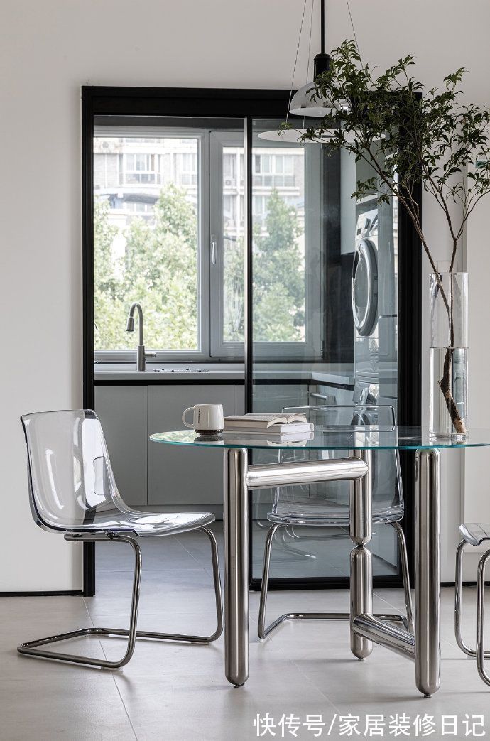 厨房|81㎡极简风的家,全屋白墙+平吊无主灯设计,干净纯粹透着高级感