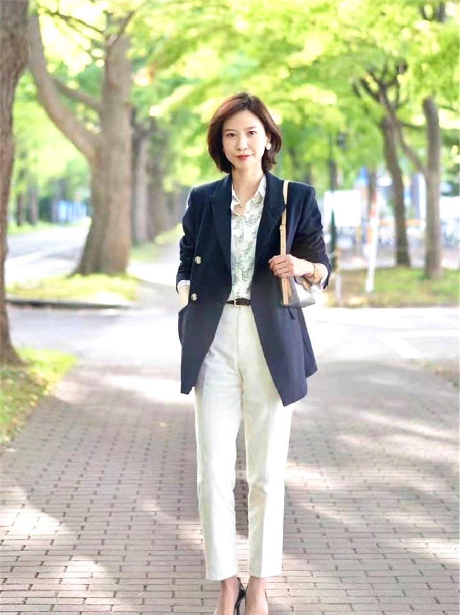 原则|女人过了四十，穿衣牢记“三要三不要”原则，你也能穿出时尚感