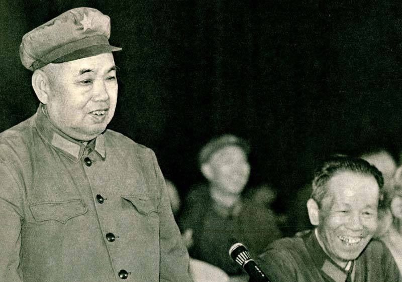 回老家|1953年，许世友第一次回老家，揪住自己的叔叔并掏出了佩刀