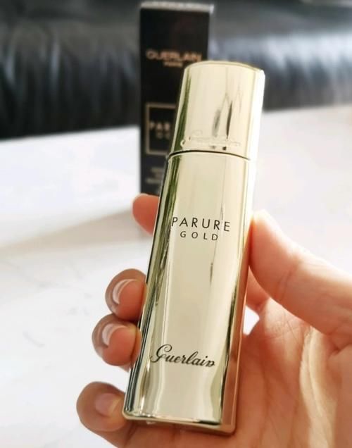 想打造嫩白的“奶油肌”？这5款遮瑕效果超好的粉底液，别错过