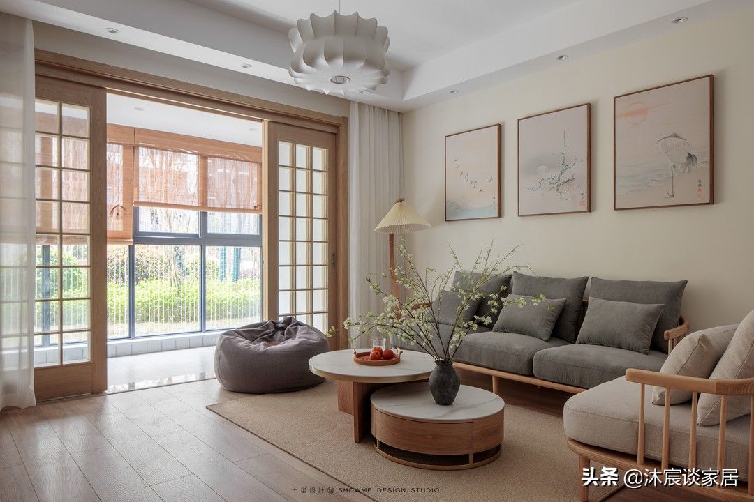 家居|这对夫妻很明智，整个家不过度装修，轻松打造出温暖治愈人心的家