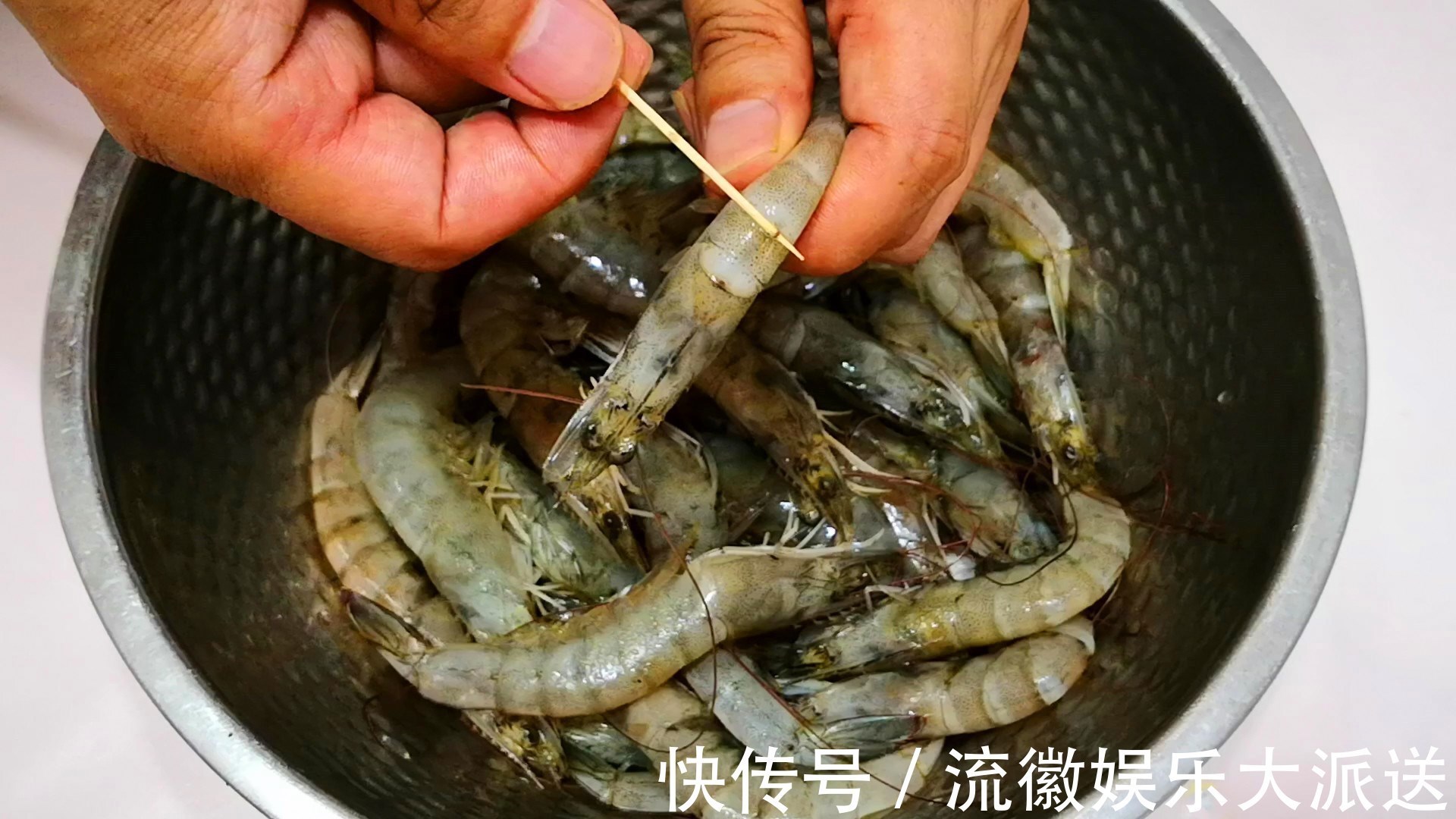 晓峰|虾头部分是“屎”还是“黄”老渔民告诉你正确答案，别再吃错了