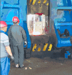 |搞笑GIF段子:妹子,你考虑过猪的感受吗?