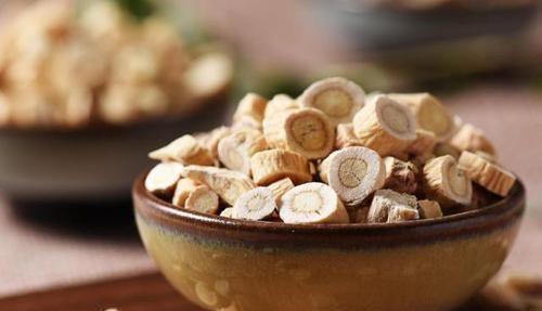 祛湿|黄芪加此物泡水喝，祛湿排寒，或许肝肾都会感谢你，早知早受益