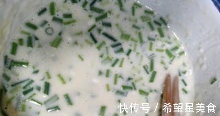 葱花蛋饼怎么做教你详细做法，隔三差五做一次，当早餐真合适！