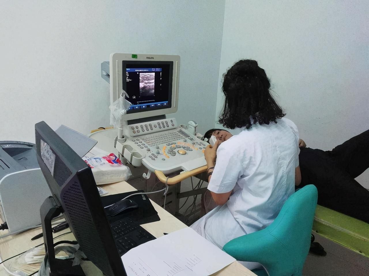 内检|产妇分娩待产,内检碰到男医生,真的太尴尬了