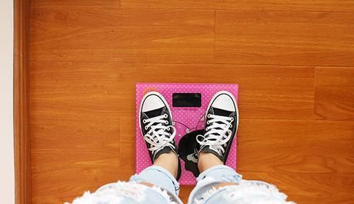  早期|肺癌来临，早期没有征兆？医生：身体有处莫名“长厚”，提高警惕