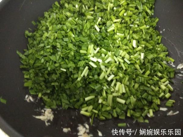 韭菜和这菜一起炒，孩子要多吃，促骨骼发育长得高，比喝牛奶强