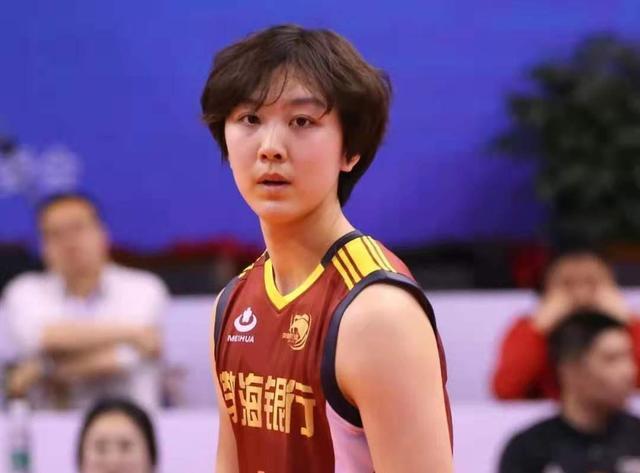 排坛|女排4小天鹅将起飞!未来主力浮出水面,超强进攻火力横扫排坛?