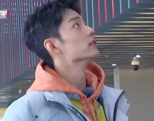 蔡徐坤肖战官宣同个节目，看到宣传方式，谁是顶流已心知肚明