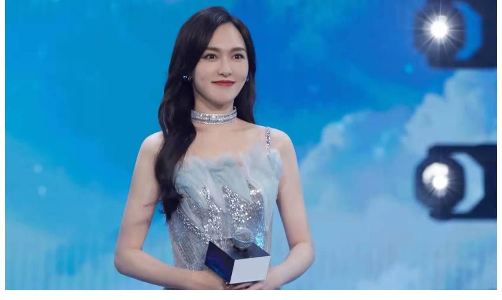 宋小宝搭档张雨绮,谢娜张杰合唱,东方卫视春晚阵容让人期待