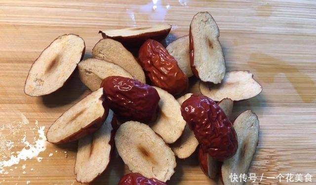 “四九”寒天,女人要常喝五紅湯,每天一碗,補氣補血,暖身暖胃