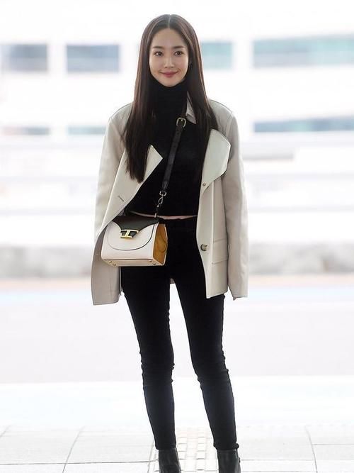 “风衣”不吃香了，今年开春“最帅气”的外套是它，谁穿谁时髦！