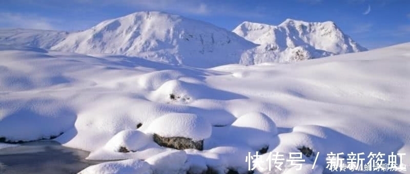 白居易#白居易很有趣的一首咏雪诗,看到皑皑白雪,引发了他对人生的思考