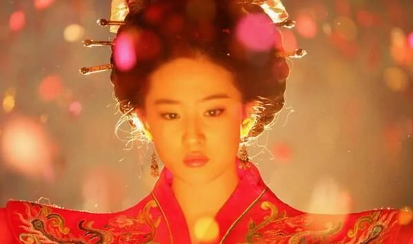 都知道小龙女第一个男人不是杨过,却不知,黄蓉第一个也不是郭靖