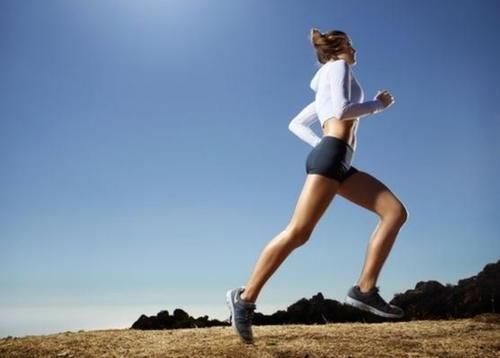 跑步|晨起跑步半小时,与傍晚散步一小时,有何不同?不妨了解下