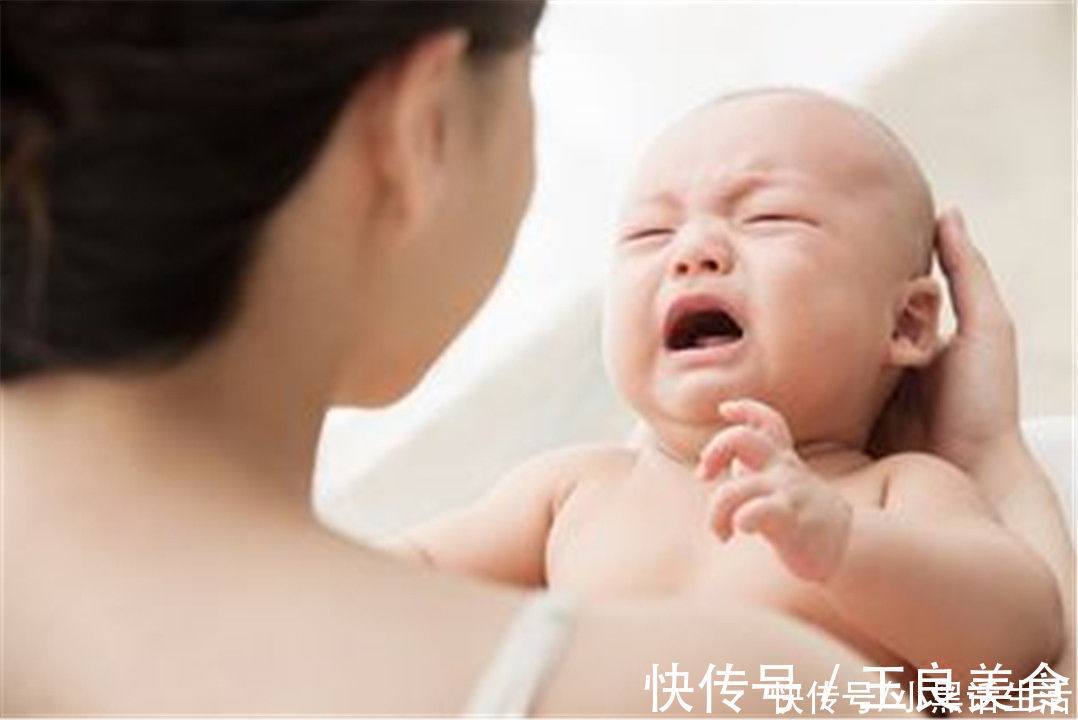 护士|婴儿为什么一出生就哭？不哭护士还动手打？千万别心疼宝宝被打