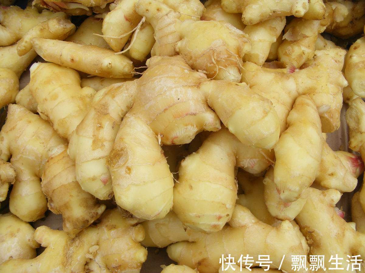 毒素|女性经期走后,生姜涂在一处,排出毒素,改善失眠,缓解痛经!