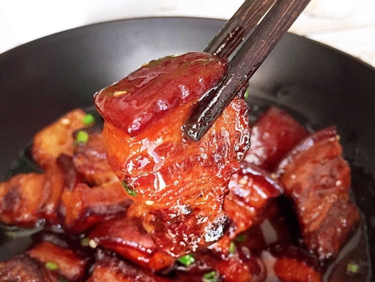 想要红烧肉好吃，4个要点要掌握，很多人忽略了，导致肉老柴不烂