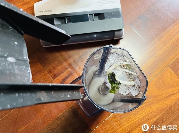 家里传统清洁工具数量多占地大！添可Slim套装的“模块化”设计能否有效解决这个常见的小户型清洁难题……