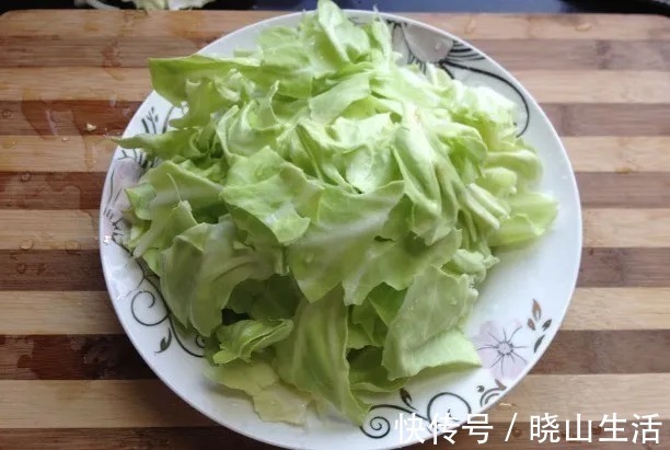 包菜|炒包菜时,不要直接下锅炒,多做一步,味道不输饭店的包菜