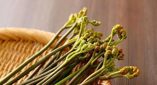中年|聪明的人最爱吃3种食物，补益气血、疏通血管，增强体质