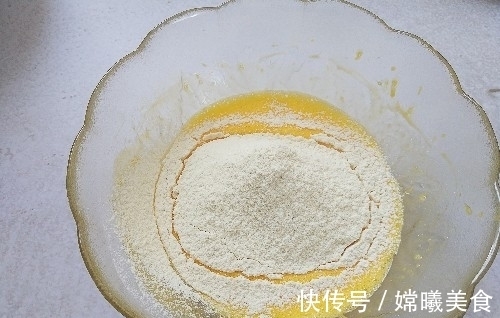蛋黄|小米也能做蛋糕，绵软香甜，营养美味，让孩子从此爱上粗粮