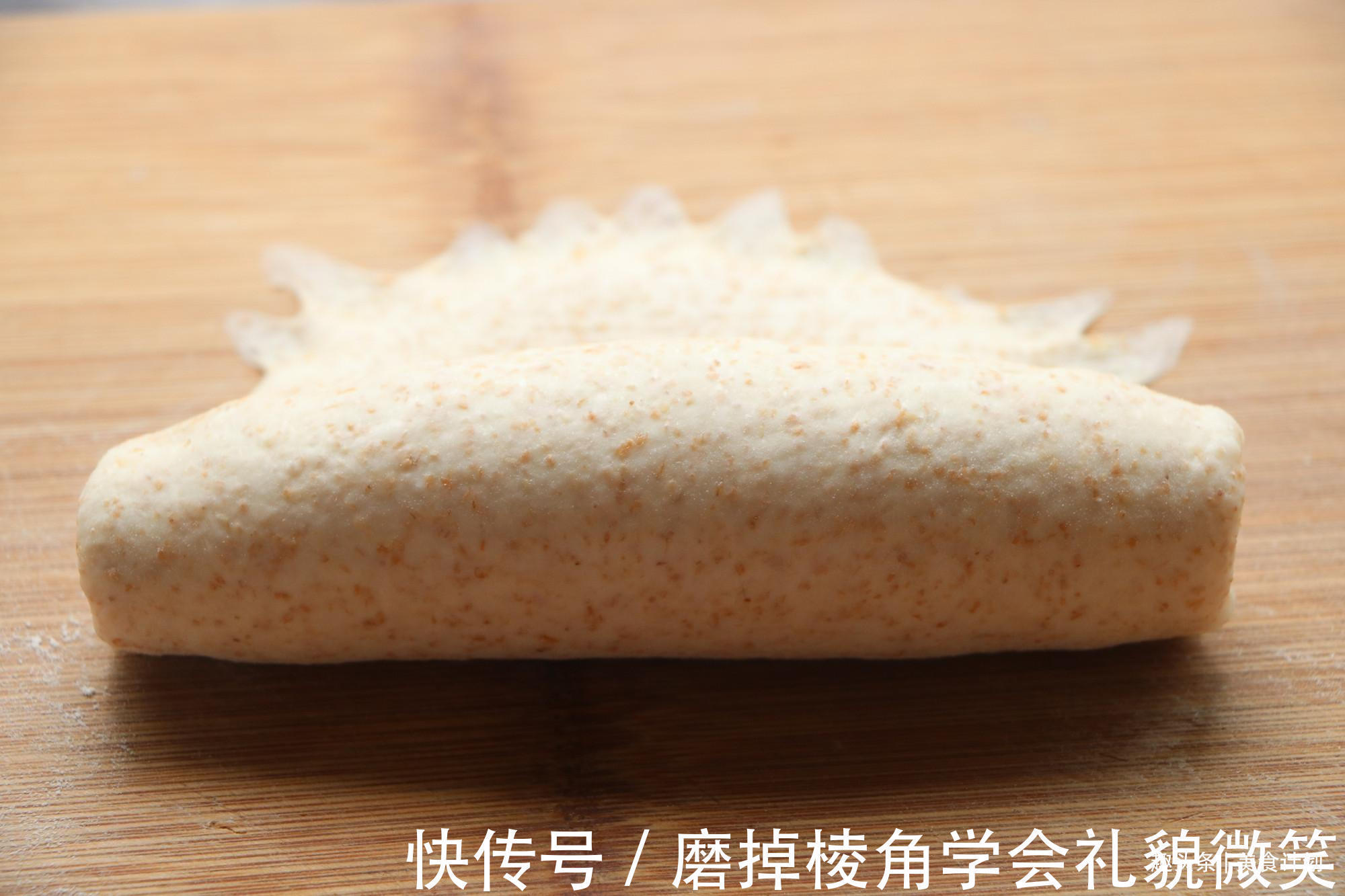 低油低糖的全麦吐司,麦香十足,放3天也柔软,健康早餐从它开始