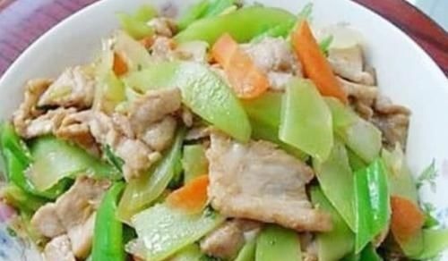 这菜被称为天然“护眼菜”，每天炒一盘，视力好了，双眼明亮了