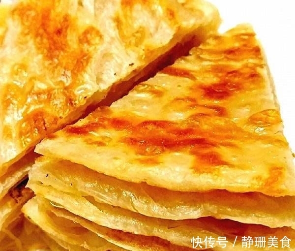 烙饼别再用“冷水”或“开水”了，30年面点大厨：用它效果最好
