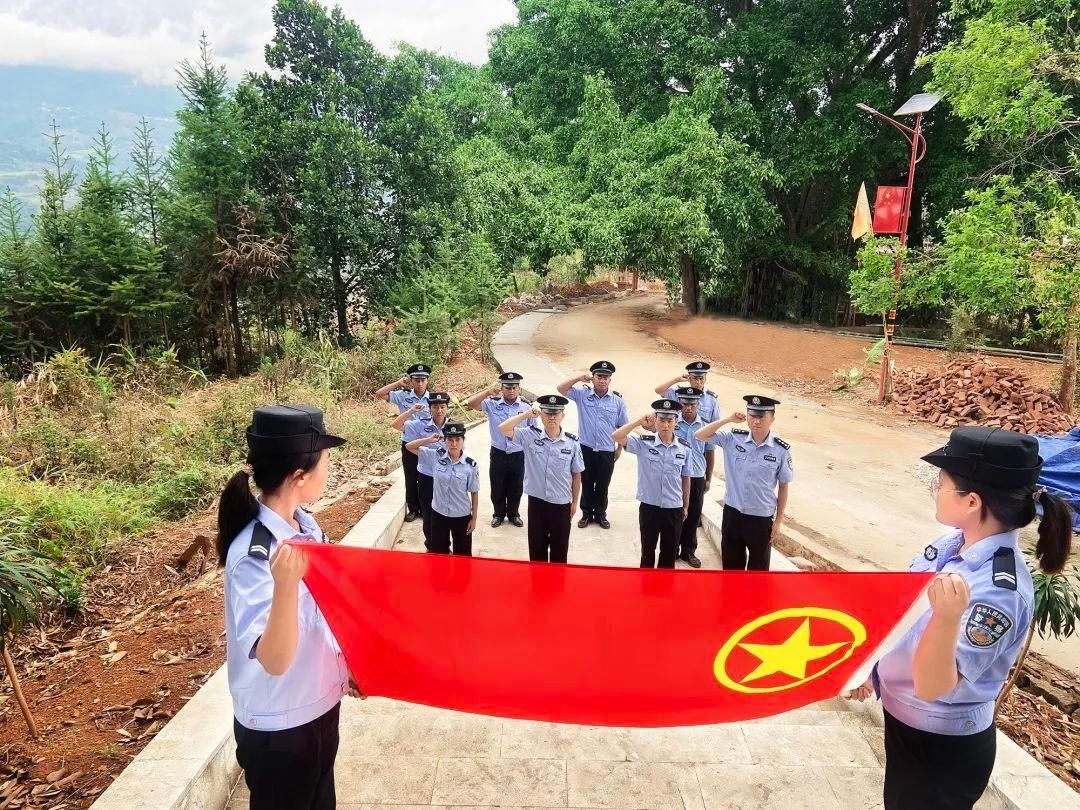 【奋斗的青春】感悟班老回归精神 青春之花在边疆绽放