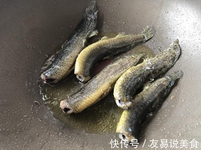 泥鳅豆腐汤|霜降过后,多吃这种“水中人参”,营养滋补,吃了冬天不怕冷