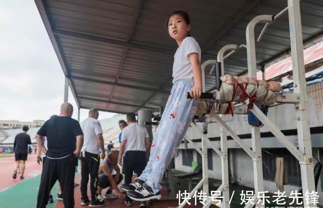 半岛|半岛聚焦丨夏日热练!弘诚体育场日均迎客七千,有人专门开车来运动