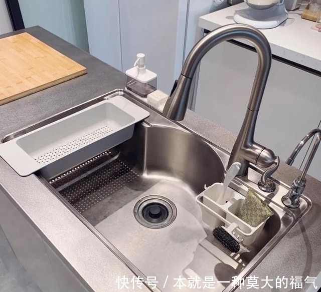 改装|住了3年的家,发现厨房水槽5个痛点,这样一改装,台面清清爽爽