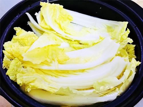 实惠|天冷了,最喜欢砂锅炖白菜,不加猪肉也很好吃,美味又实惠