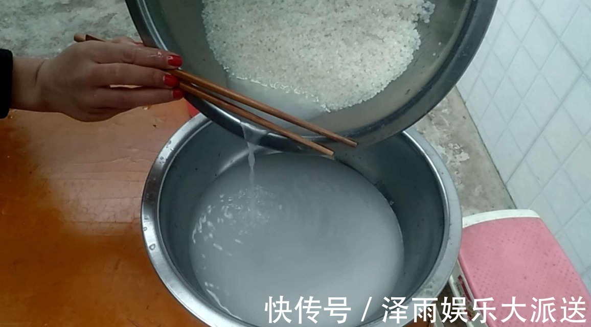 养花|三个养花小妙招，枝叶旺盛开花多，肥料以后用不到了！