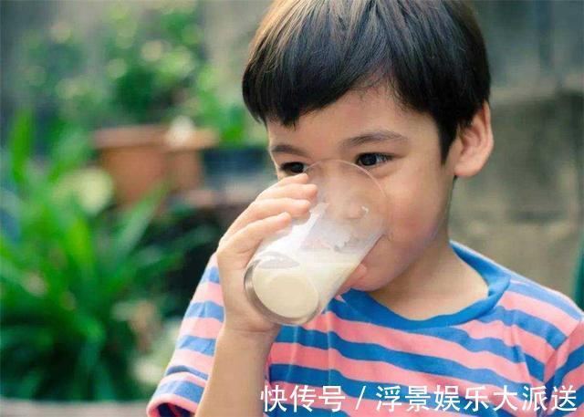 小颖|天天喝牛奶的孩子,跟从不喝牛奶的孩子,1年后区别明显