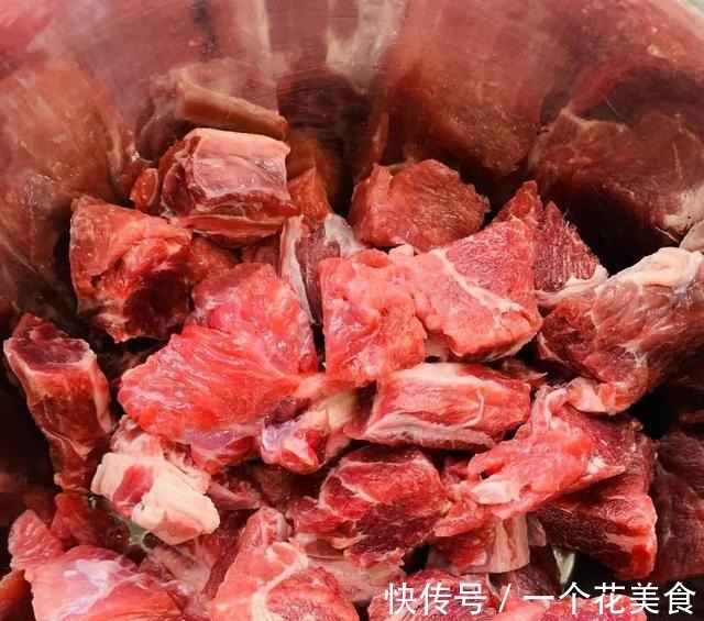 食牛腩|时光分两半，一半好消磨，一半食牛腩！