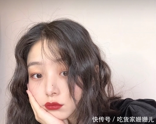 发型|身高不足160的女生,还在留长发?4款短发了解一下,时髦减龄