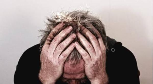 症状|肺癌在接近时，身上会亮起6个“红灯”，是身体最后给的机会！