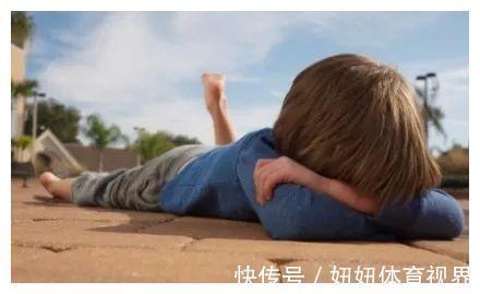 夫妻俩|有儿子的家庭,这几句话“烂”在肚子里也别说,玩笑话也不行