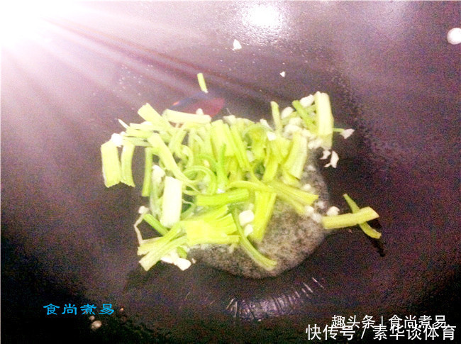 香菜|侄儿点名要吃鱼,用此方法烹调,简单又好吃,细嫩鲜香无腥气