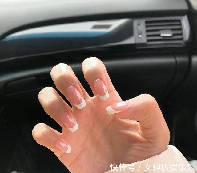 奶咖|好看的新年款美甲,显手白还洋气