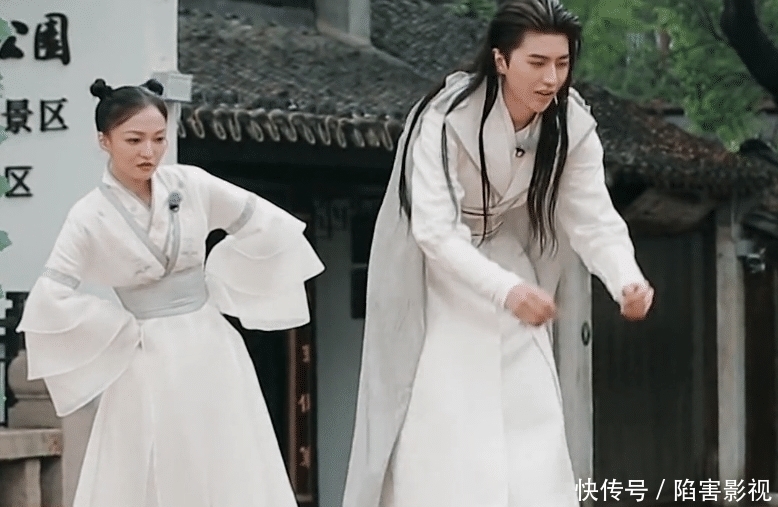 孟佳|跑男:蔡徐坤表演社会摇,沙溢摔倒在地,这期节目的道理好硬核