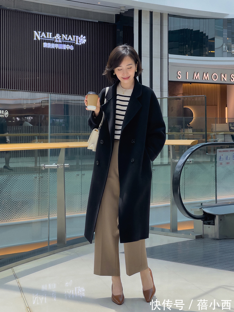 时髦 秋末冬初怎么穿才时髦?换上“大衣+九分裤”,高级感扑面而来