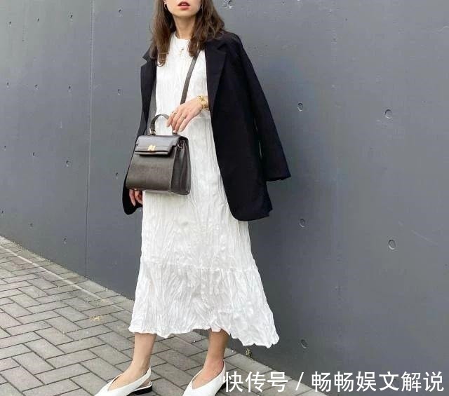 连衣裙 日本太太的“成熟风”穿搭走红ins,巧用连衣裙,穿得精致又减龄!